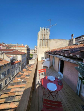 La Petite Lucarne du Vieux Port centre Marseille